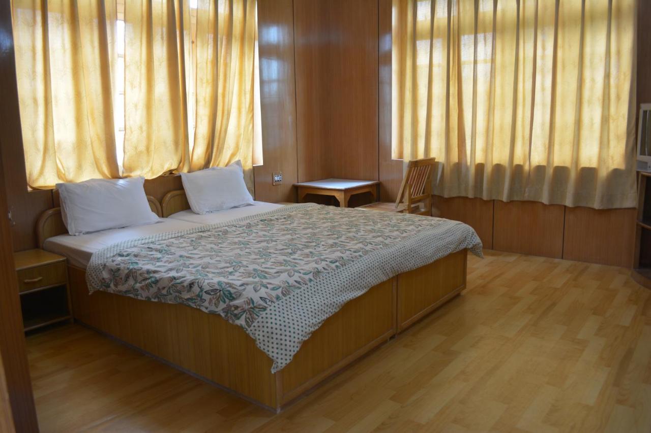 Barath Hotel & Guest House Leh Esterno foto