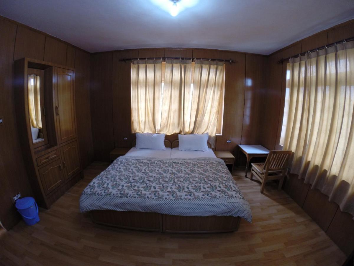 Barath Hotel & Guest House Leh Esterno foto